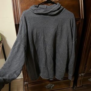 Turtleneck Cropped Sweatshirt